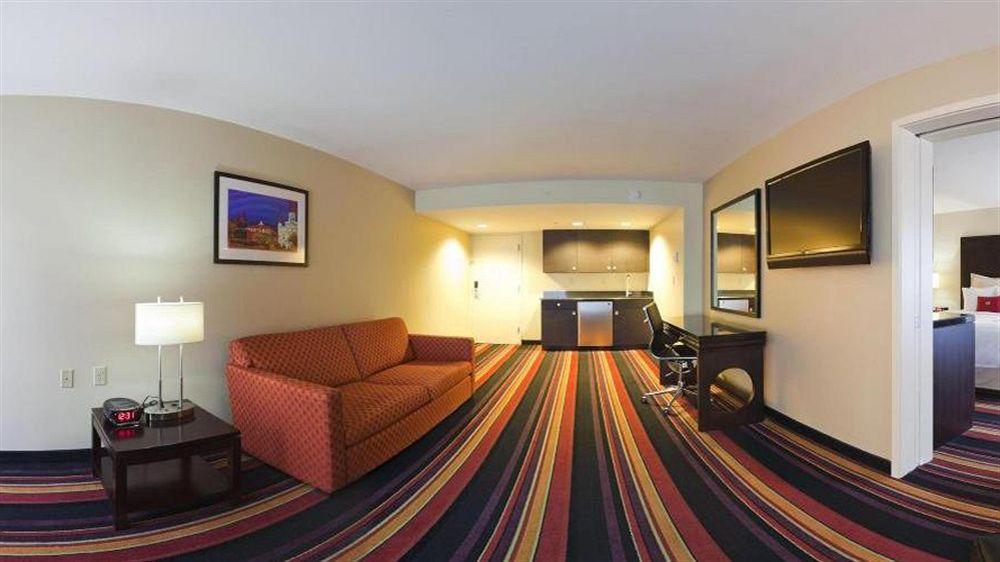 Clarion Hotel New Orleans - Airport & Conference Center Kenner Bagian luar foto