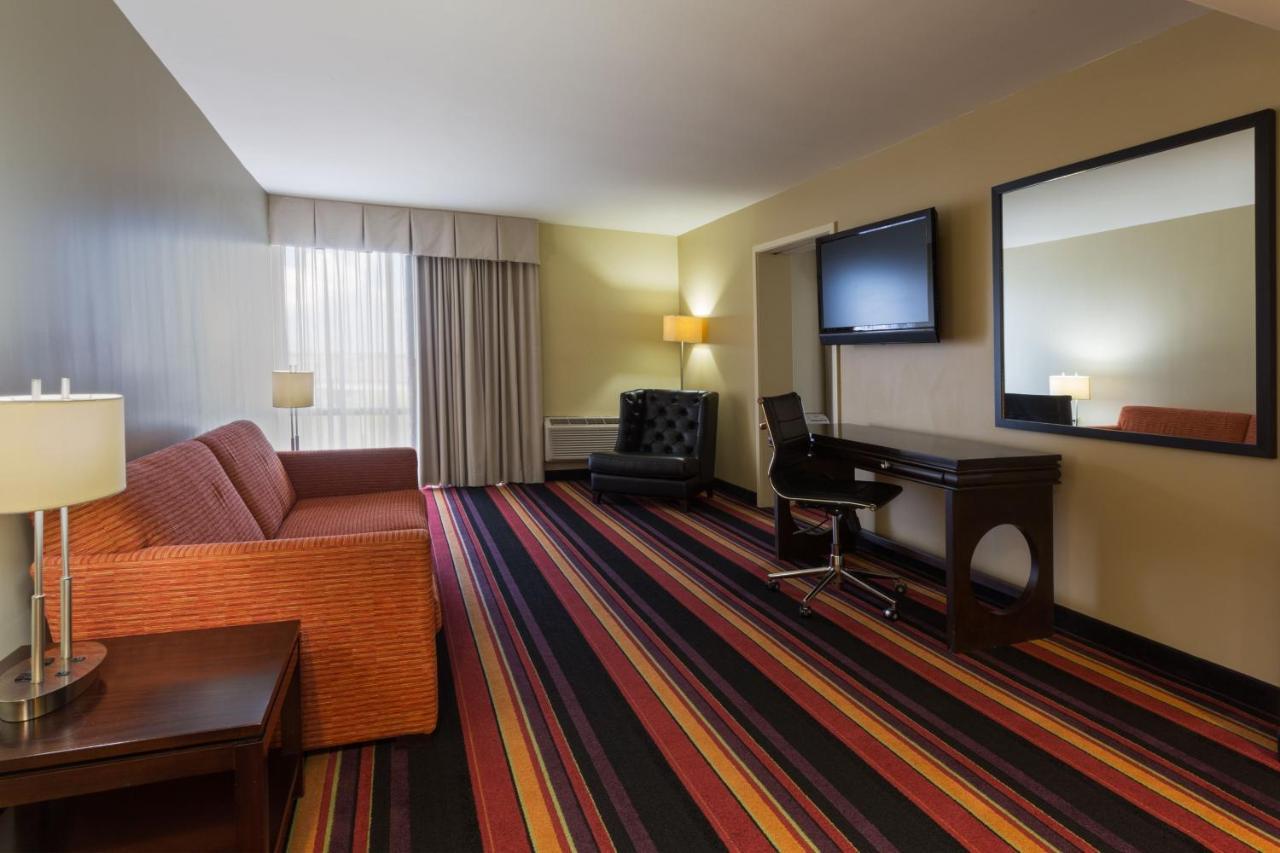 Clarion Hotel New Orleans - Airport & Conference Center Kenner Bagian luar foto